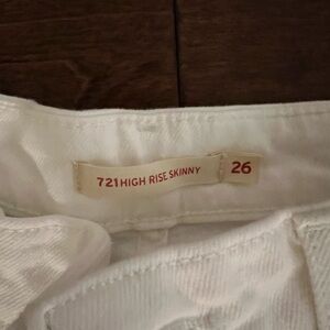 Levi's Women's 721 High Rise Skinny Jeans white size 26
